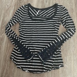 Free People Long Sleeve Scoop Neck Shirt with Lace detail size XS
